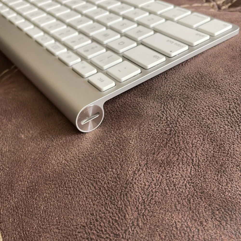 COPY - 🍏Apple BT Keyboard🍏